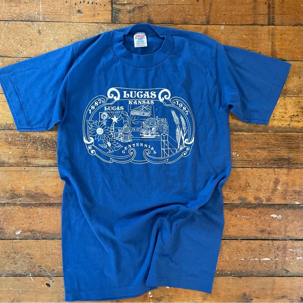 Vintage 80s singlestich Lucas Kansas graphic Jerzees by Russel Athletic tee
